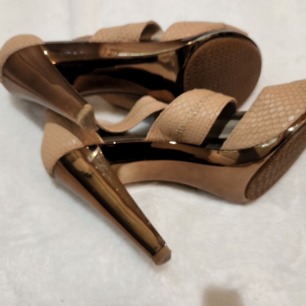 Michael Michael Kors Nude with Brass colored heel shoes, size 8.5, 4 inch.